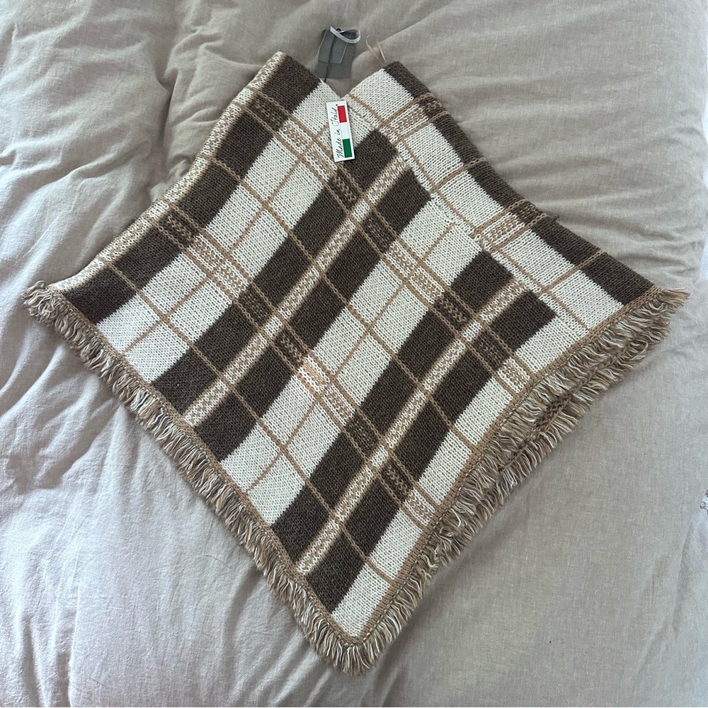 NWT Giogio Brown and Cream Knit Poncho - Picture 3 of 5